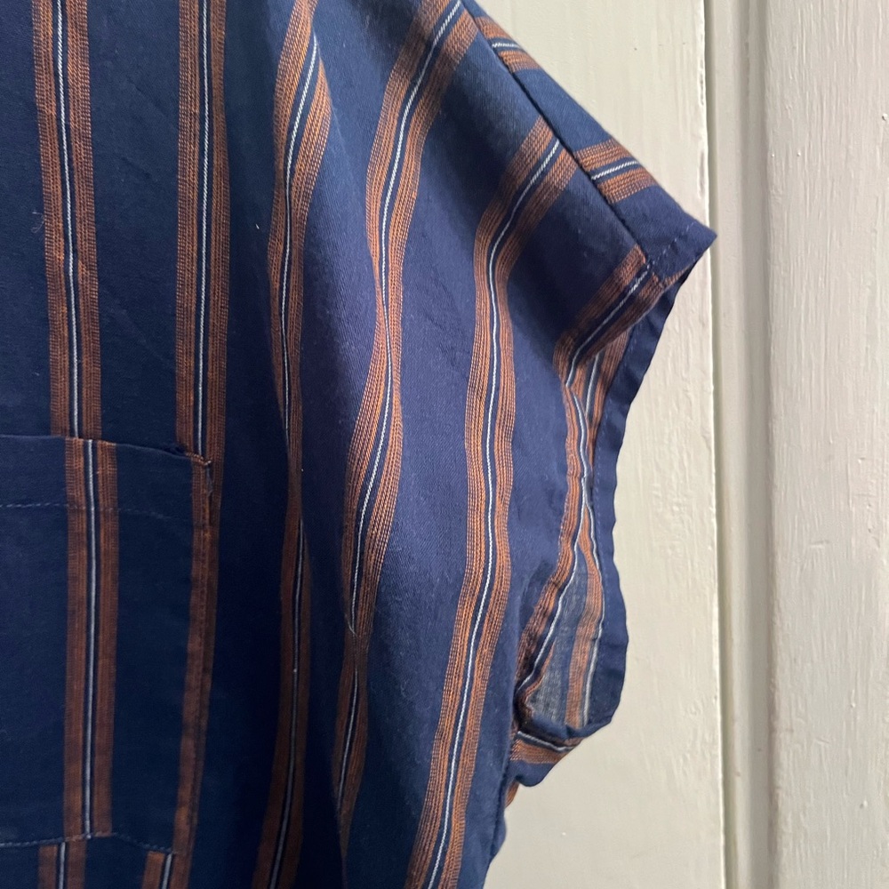Mod Ref Button Up Blouse - Picture 3 of 5